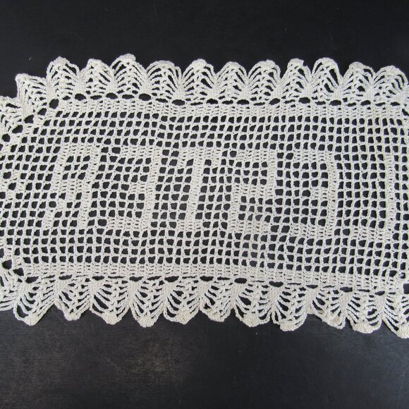 Hand Crochet Vintage Small White Table Runner with Surname Lester 8" x 18" - Picture 7 of 9